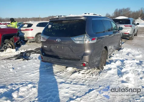 2020 Toyota Sienna Se Premium z USA, uszkodzony, nr VIN 5TDXZ3DC5LS075286